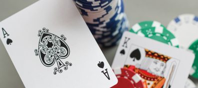 Les erreurs courantes à éviter avec un carré au poker