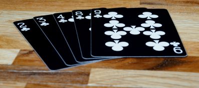 Double paire au poker : quand faut-il parier et quand se coucher ?