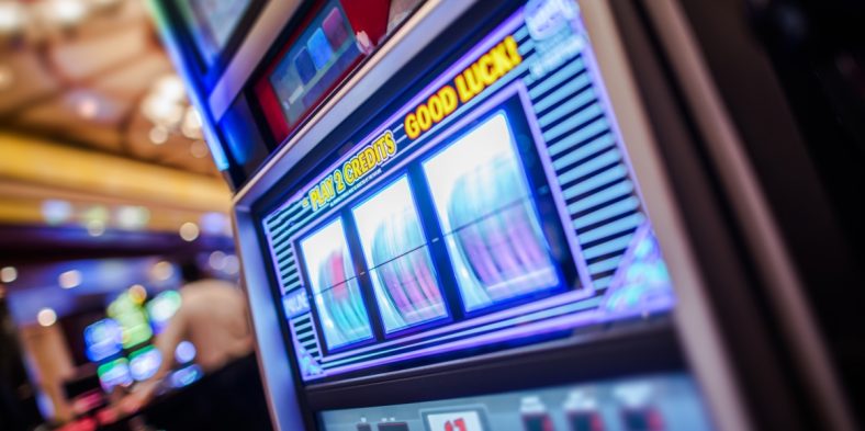 Existe-t-il des strat&eacute;gies efficaces pour gagner aux machines &agrave; sous ?
