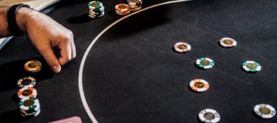 Quelles astuces sont utiles pour bien jouer au poker ?