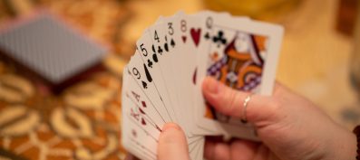 Les types de mains de poker, de la paire à la couleur au poker