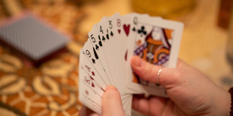 Les types de mains de poker, de la paire à la couleur au poker