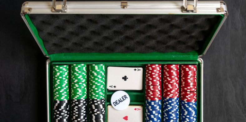 Pourquoi opter pour une mallette de poker personnalis&eacute;e ?
