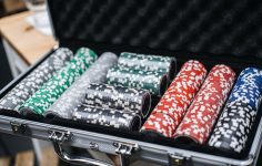 Pourquoi opter pour une mallette de poker personnalisée ?