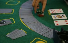 Poker Let It Ride : comment maximiser vos gains à la table
