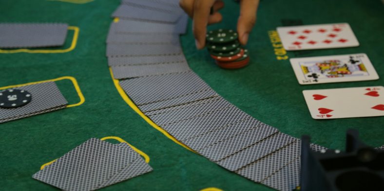 Poker Let It Ride : comment maximiser vos gains à la table