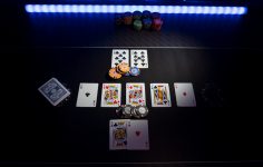 La salle de poker de l&rsquo;Aviation Club de France à Paris et la culture du poker en France