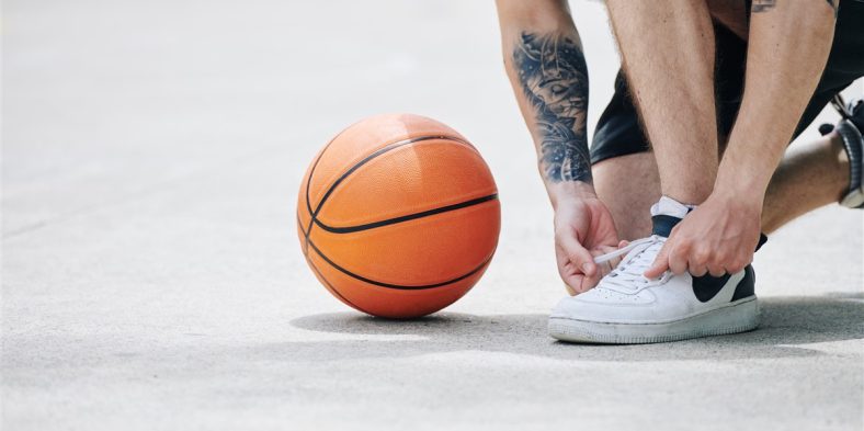 Strat&eacute;gies avanc&eacute;es pour affiner son pronostic NBA durant les playoffs