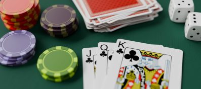 Le bluff autour de la quinte flush au poker : art ou stratégie ?