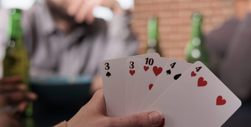 Comment les poker news influencent les tournois internationaux
