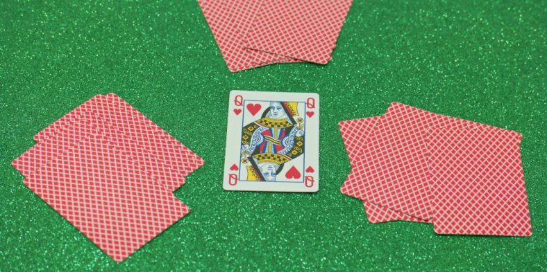 Comment réussir une soirée poker : les erreurs à éviter