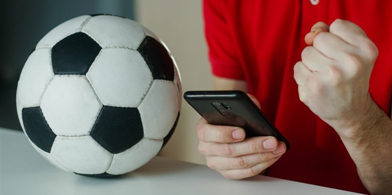 Les 6 meilleures strat&eacute;gies pour les paris sportifs sur le football r&eacute;ussis
